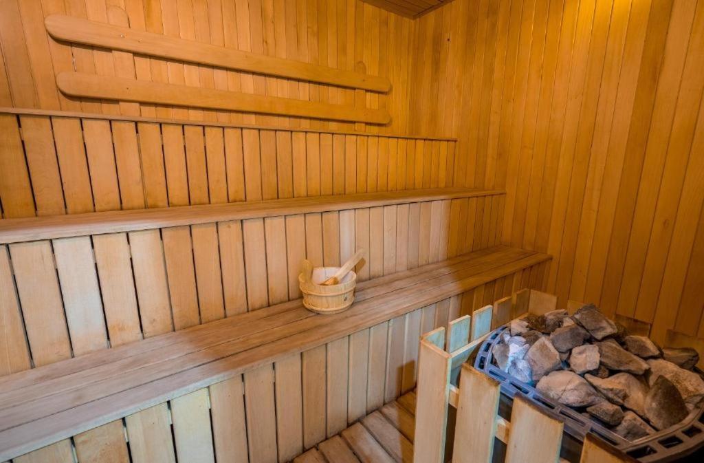 Atrium Mountain View Apartment, New 구다우리 외부 사진