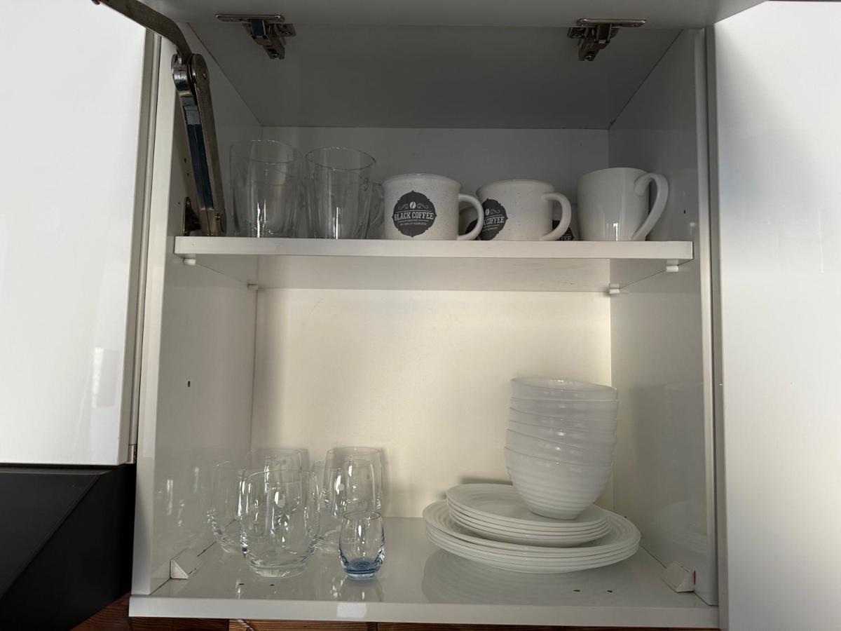 Atrium Mountain View Apartment, New 구다우리 외부 사진