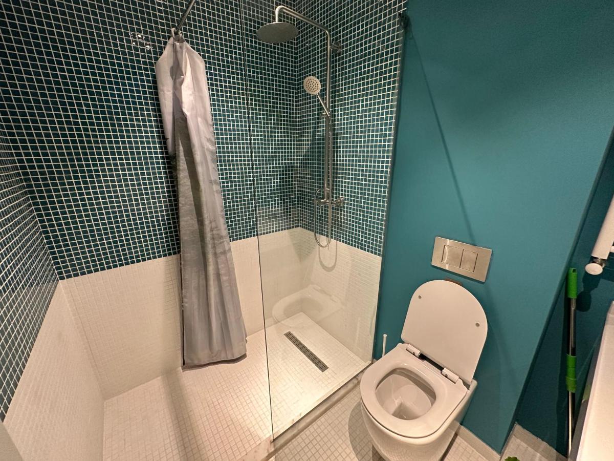 Atrium Mountain View Apartment, New 구다우리 외부 사진